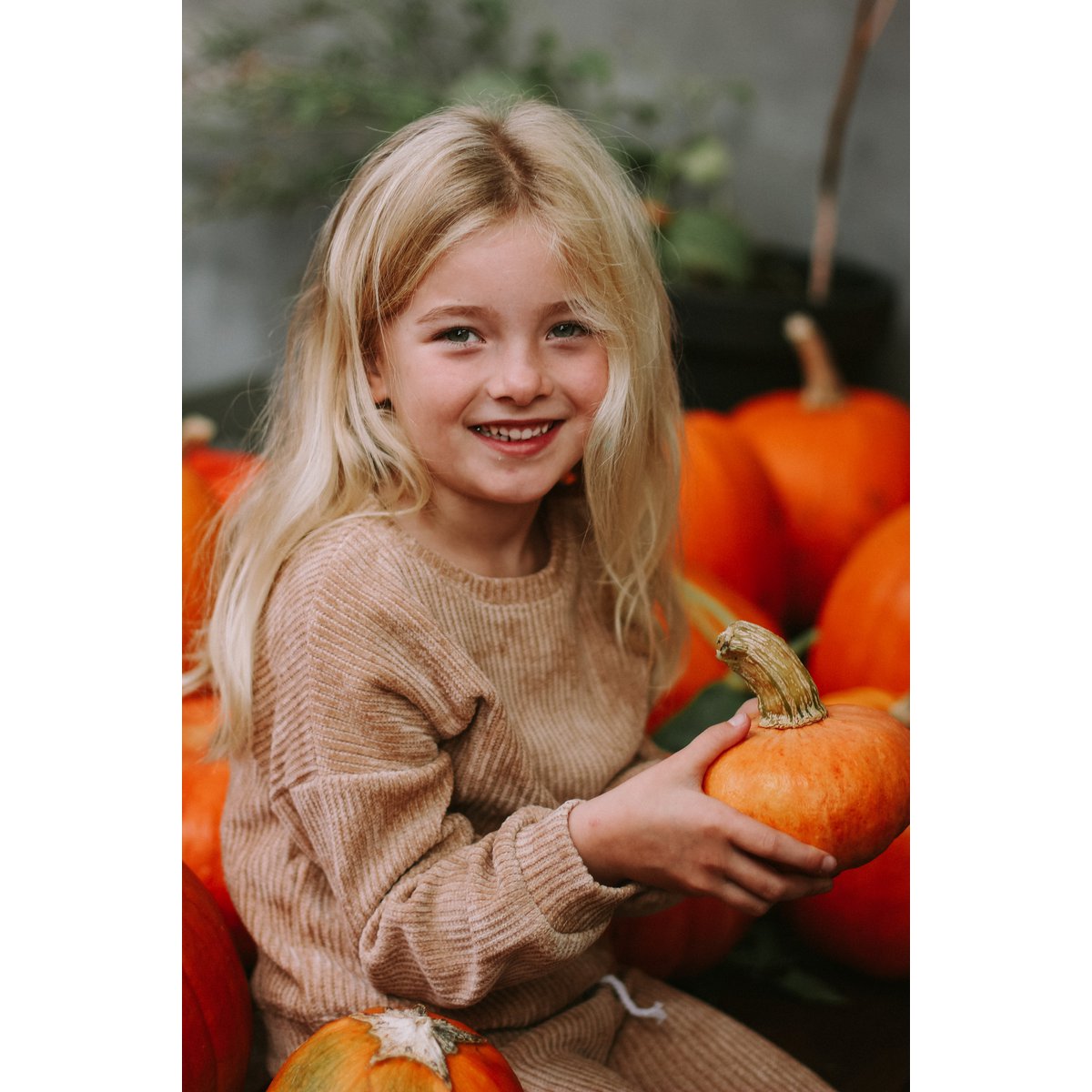 Allyson Mini Kindertrui met Ballonmouwen – Camel