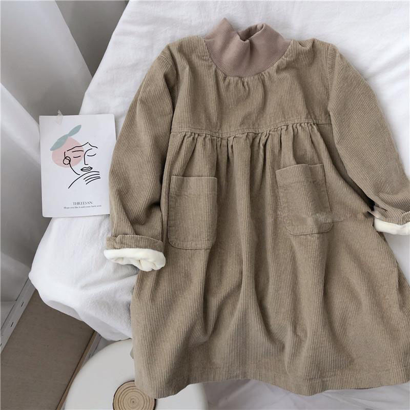 Corduroy Meisjesjurk met Hoge Hals en Zakken