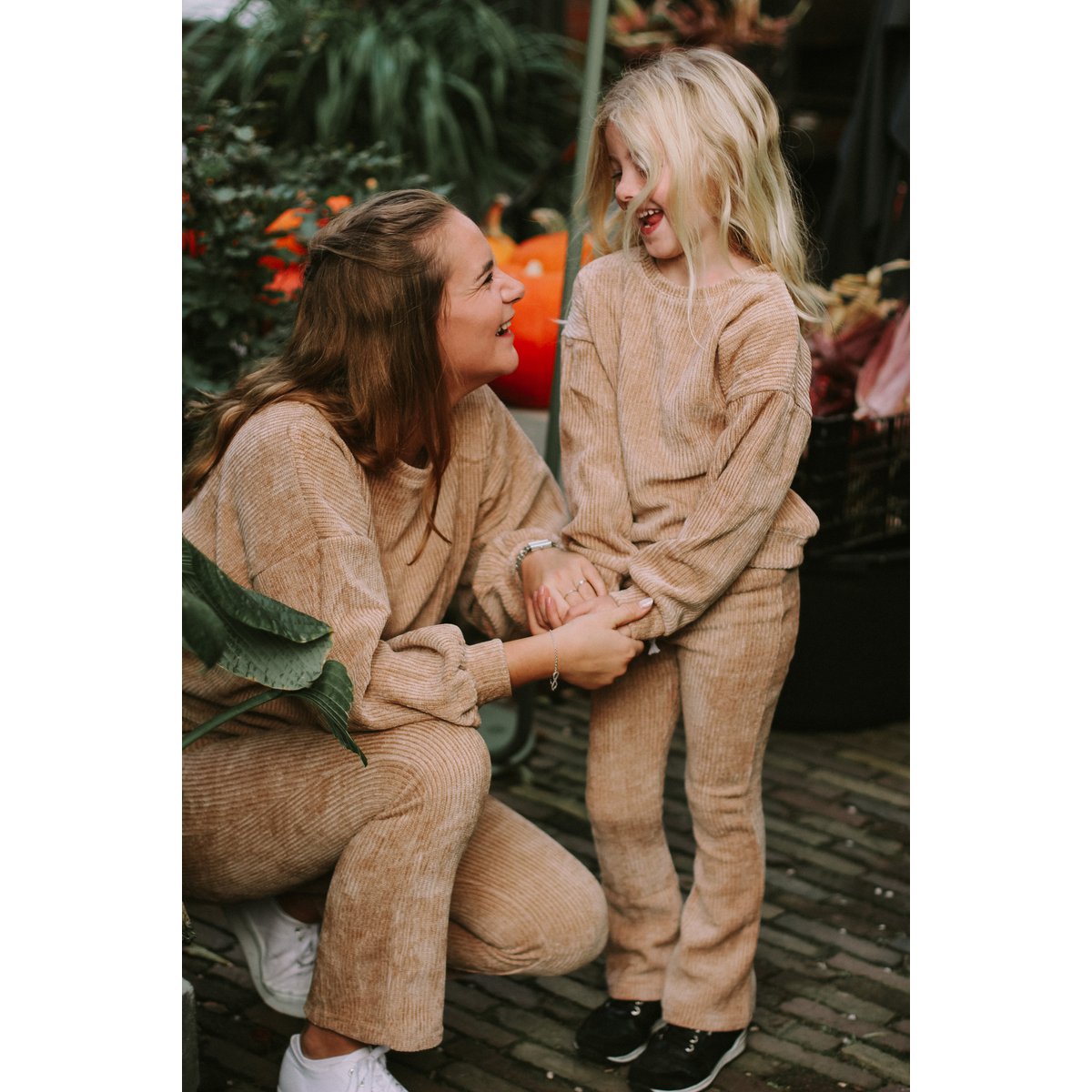 Allyson Mini Kindertrui met Ballonmouwen – Camel