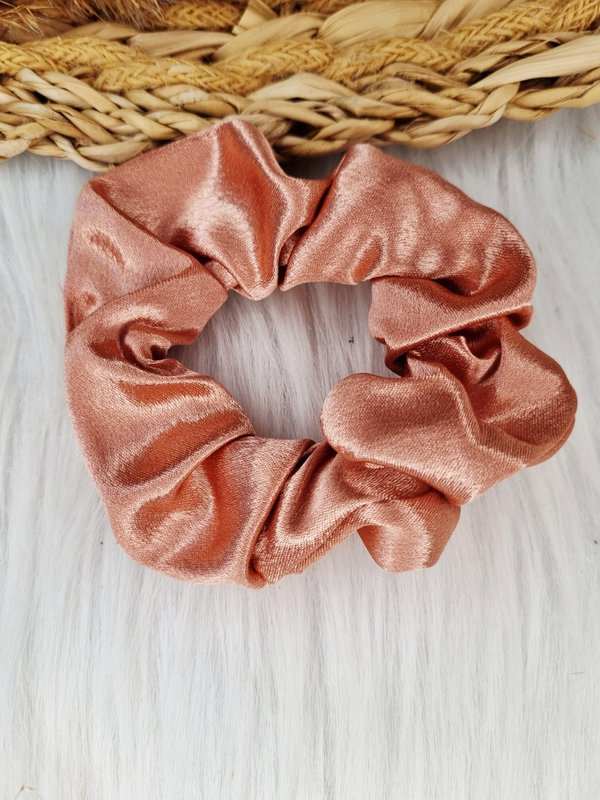 Luxe satijnen scrunchie Dark peach