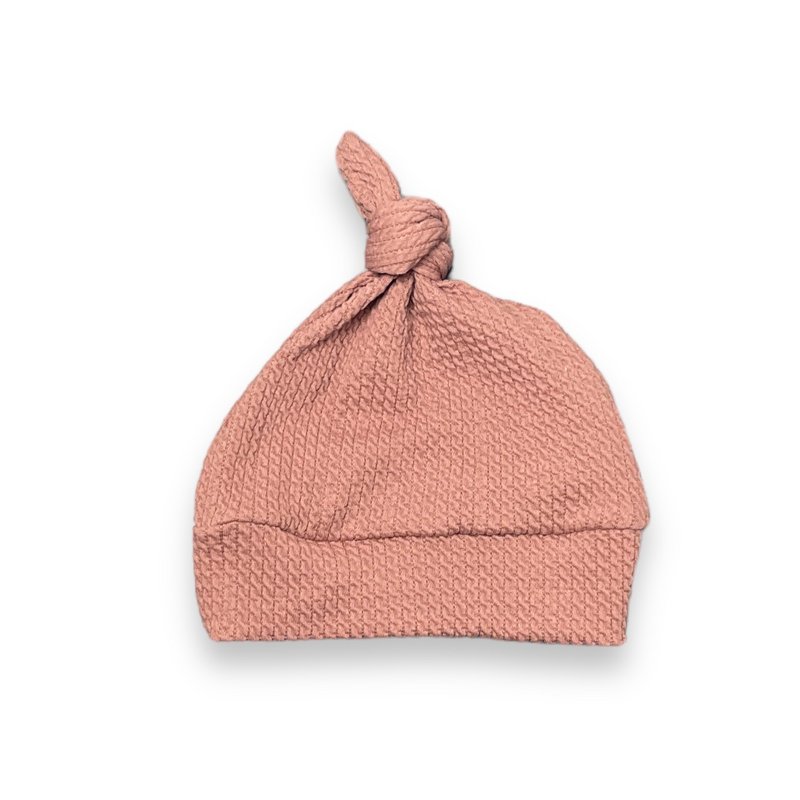 Handgemaakt babymutsje Clay Pink close-up
