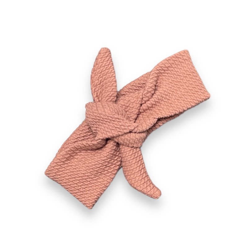Haarbandje als accessoire bij de Ruffle Cable Clay Pink set