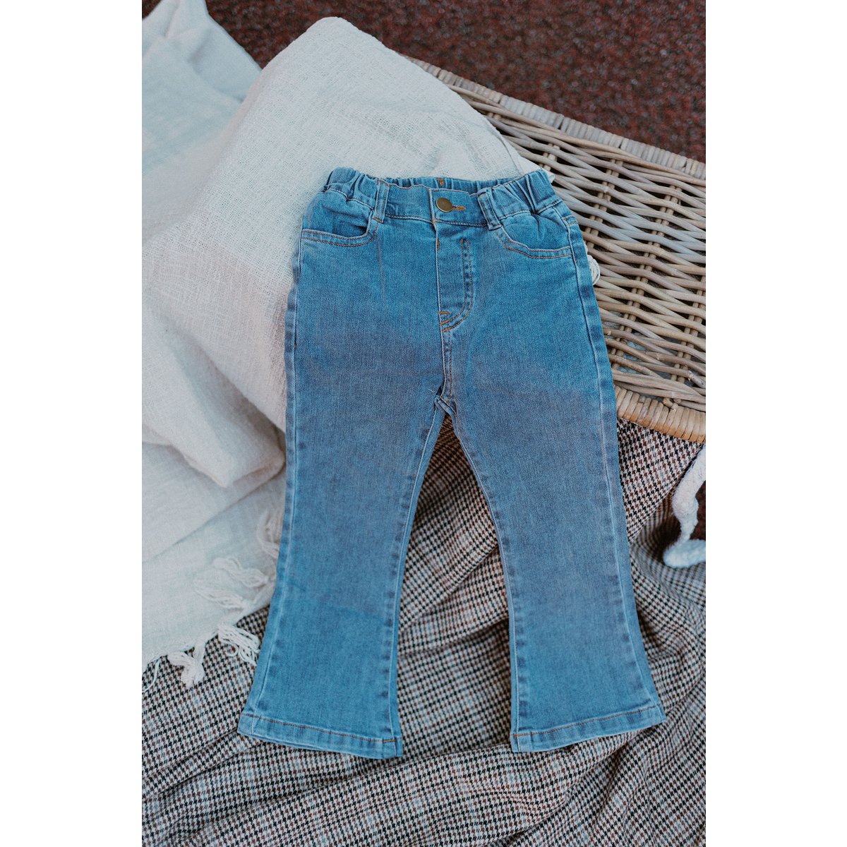 Camilla Flared Kinderjeans – Vintage Denim