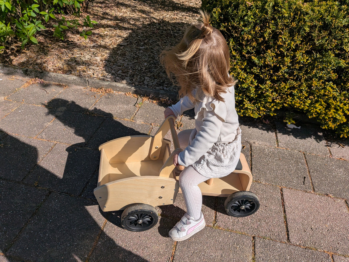 Kinderfeets houten bakloopfiets met bak | Vanaf 12 maanden