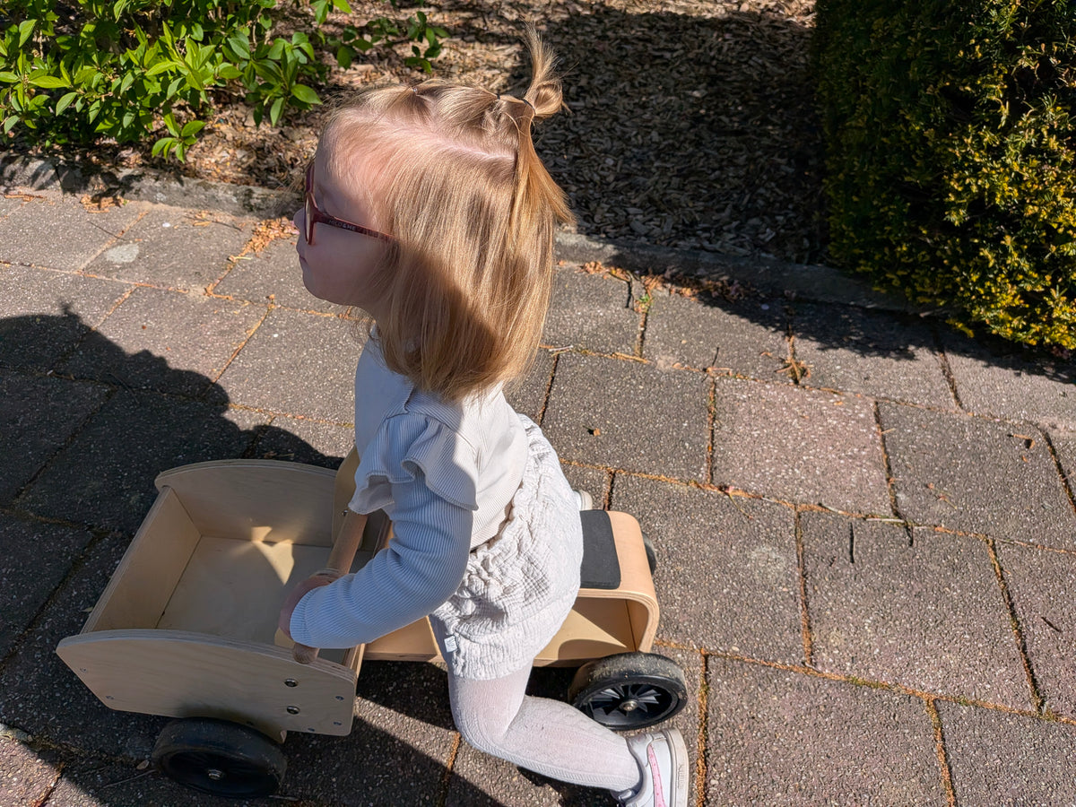 Kinderfeets houten bakloopfiets met bak | Vanaf 12 maanden