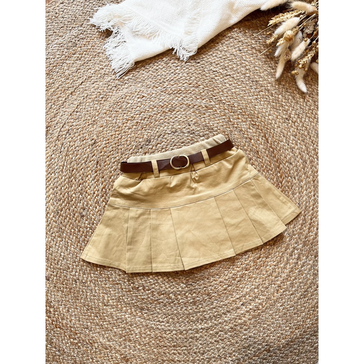 Emeline Plissé Meisjesrok met Riem – Camel