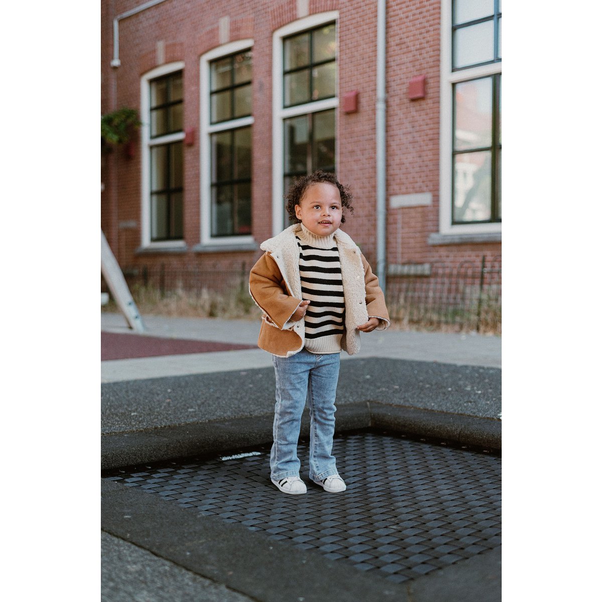 August Gestreepte Kindertrui met Col en Pofmouwen